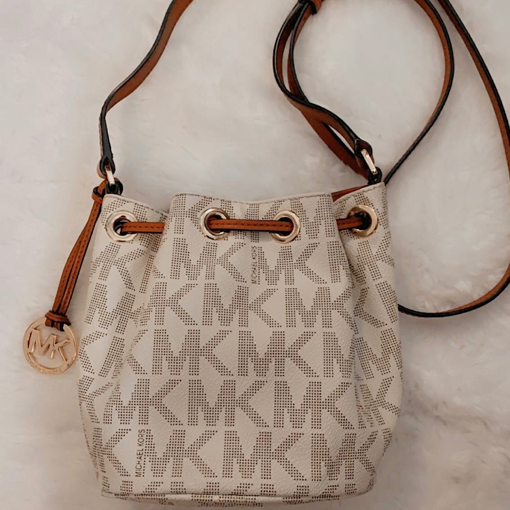 🔥🔥 Michael Kors Small Crossbody Bag - Picture 2 of 5